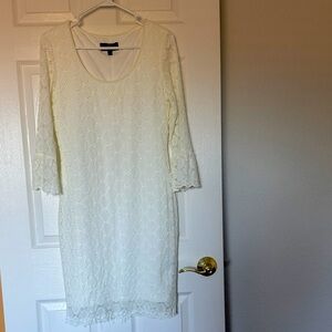 Ronni Nicole Cream Lace Shift Dress with Scalloped Hem